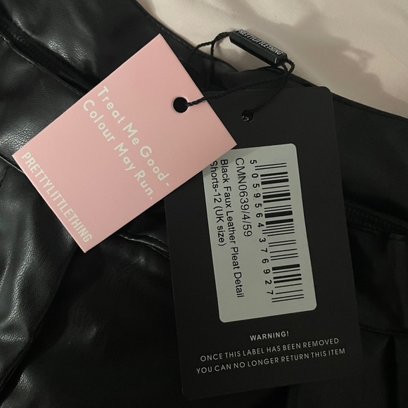 Pretty little thing - black leather short - Picture 2 of 4